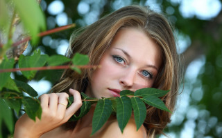 Woman leaves green blue eye - daphne mcclure free wallpaper