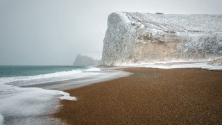 White cliff beach waves person - wave free wallpaper