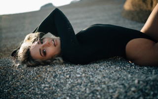 Woman black dress heels beach - a black dress and heels free wallpaper