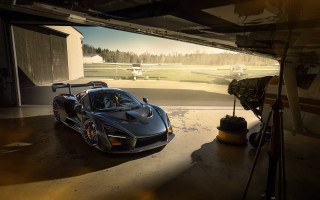 Car plane garage puzzle promotion - a garage free wallpaper