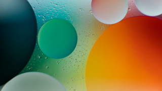 Colorful bubbles water surface holography - octane renderer free wallpaper