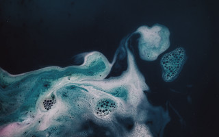 Blue white bubbles water dark - substance free wallpaper