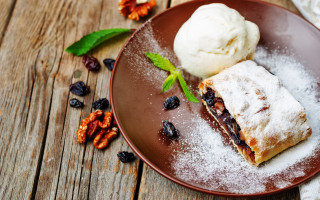 Dessert plate icecream wooden table - a wooden table free wallpaper