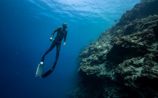 Man ocean surfboard helmet starry - a surfboard free wallpaper