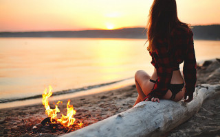 Woman beach fire sunset romantic - a fire pit free wallpaper