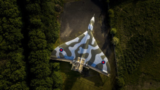 Camouflaged jet tiltshift forest reddot - the tail free wallpaper