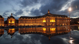 Large building clock tower night 23 - a reflection free wallpaper