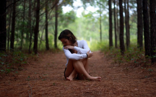 Woman forest dirt road barefoot - canon 5 0 mm free wallpaper