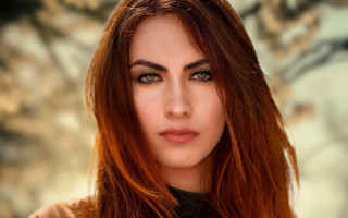 Woman red hair green eyeshadow - shaded free wallpaper