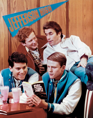 Men table drinks book group - a book free wallpaper