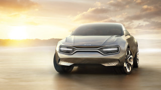 Silver car desert road sunset - a silver car free wallpaper