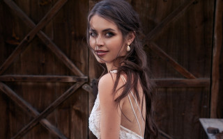 Woman white dress wooden door 2 - a wooden door free wallpaper