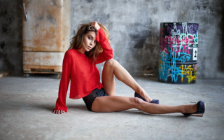 Woman sitting red shirt black - a red shirt free wallpaper