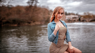 Woman lake bridge building portrait - a picture in front free wallpaper