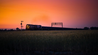 Train sunset tile shift city - a train free wallpaper