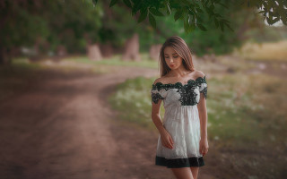 Woman white dress green tree - fashion photoshoot free wallpaper for desktop