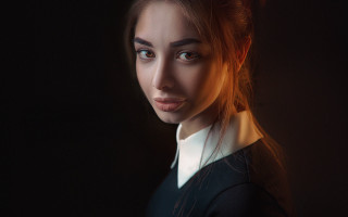 Serious woman ponytail blackshirt realistic - a ponytail free wallpaper