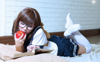 Girl reading apple bed cosplay - a pillow free wallpaper