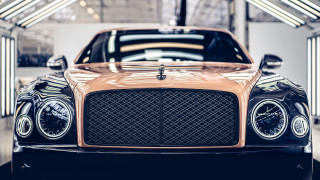 Car garage lights detailed neoclassicism - a hood free wallpaper