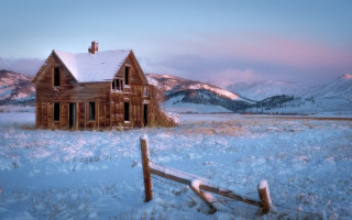 Snowy house mountains fence outdoors - in the foreground free wallpaper