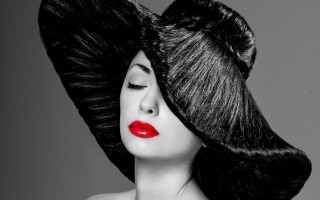 Woman blackhat redlipstick windhair graybackground - red lipstick free wallpaper