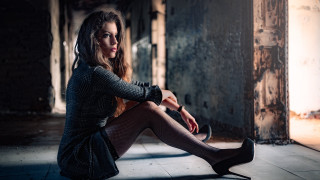 Woman crossed legs black stockings 2 - black stocking free wallpaper