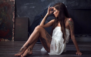 Tattooed woman white dress black - tattoo free wallpaper