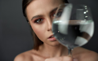 Woman wine surprised portrait blurry - a glass of wine free wallpaper
