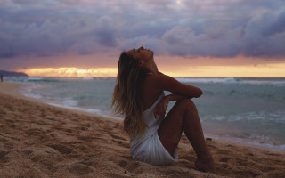 Beach woman whitedress clouds sunset - above her head free wallpaper