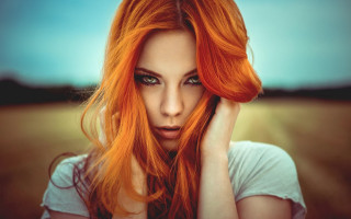 Red hair blue eyes beach - blue eye free wallpaper for desktop