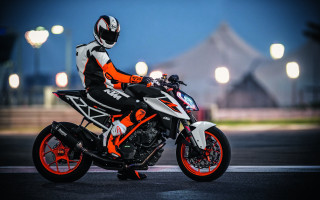 Motorcycle night street lights tent - a street free wallpaper