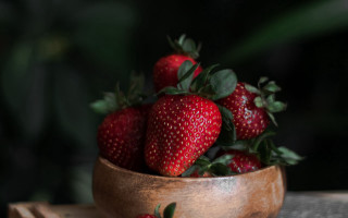 Wooden bowl berries strawberries still - a wooden bowl free wallpaper