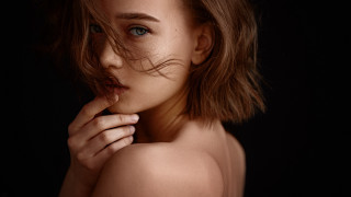 Messy hair blue eyes portrait - messy free wallpaper