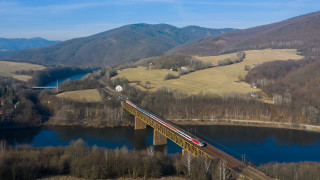 Mountain bridge train river lake - edi rama free wallpaper