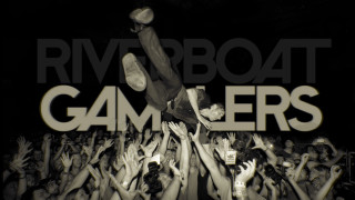 Man air crowd arms in - video game free wallpaper