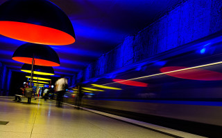 Train building people bluelight bernt - bernt tunold free wallpaper