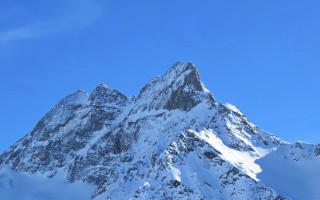 Mountain snow peak blue sky 6 - a mountain free wallpaper