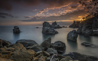 Rocky beach sunset cliffs clouds - allan brooks free wallpaper