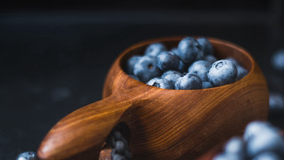 Wooden bowl blueberries table food - blueberry free wallpaper