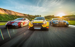 Three cars racing road sunshine - a track free wallpaper