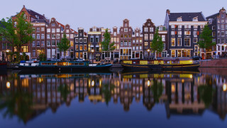 Boats river cityscape night symmetry - top of a river next free wallpaper