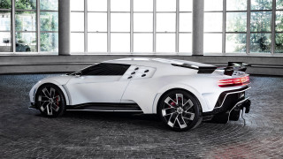 White sports car indoor circular - circular free wallpaper