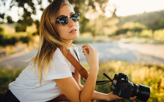 Eszter mattioni portrait blonde sunglasses - sunglass free wallpaper