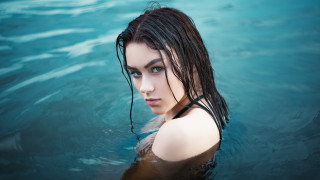 Woman wet hair pool serious - wet hair free wallpaper