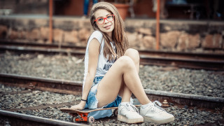 Aramenta vail girl traintrack skateboard - aramenta dianthe vail free wallpaper