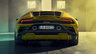 Yellow sports car foggy garage - the back free wallpaper