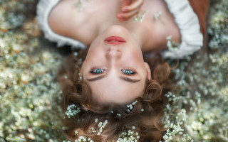 Woman blowing hair flower snow - the wind free wallpaper