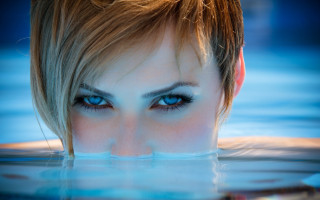 Blue eyes water reflection photorealistic - blue eye free wallpaper for desktop