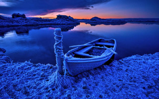 Lake sunset boat reflection mountains - a rope free wallpaper