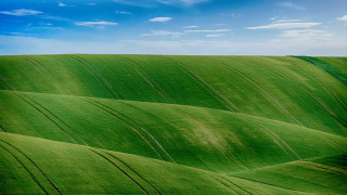 Green field blue sky clouds 50 - a green field free wallpaper